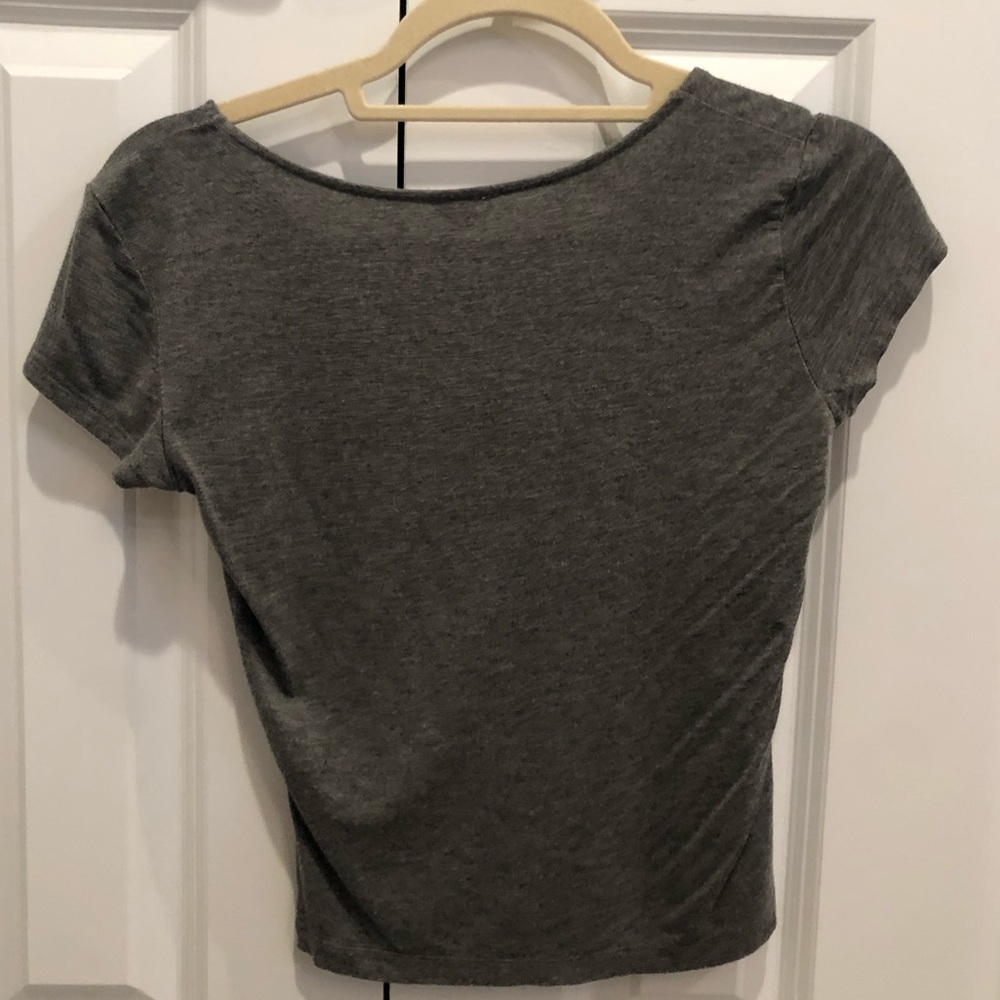 Gray string-crossed t-shirt - Picture 2 of 3